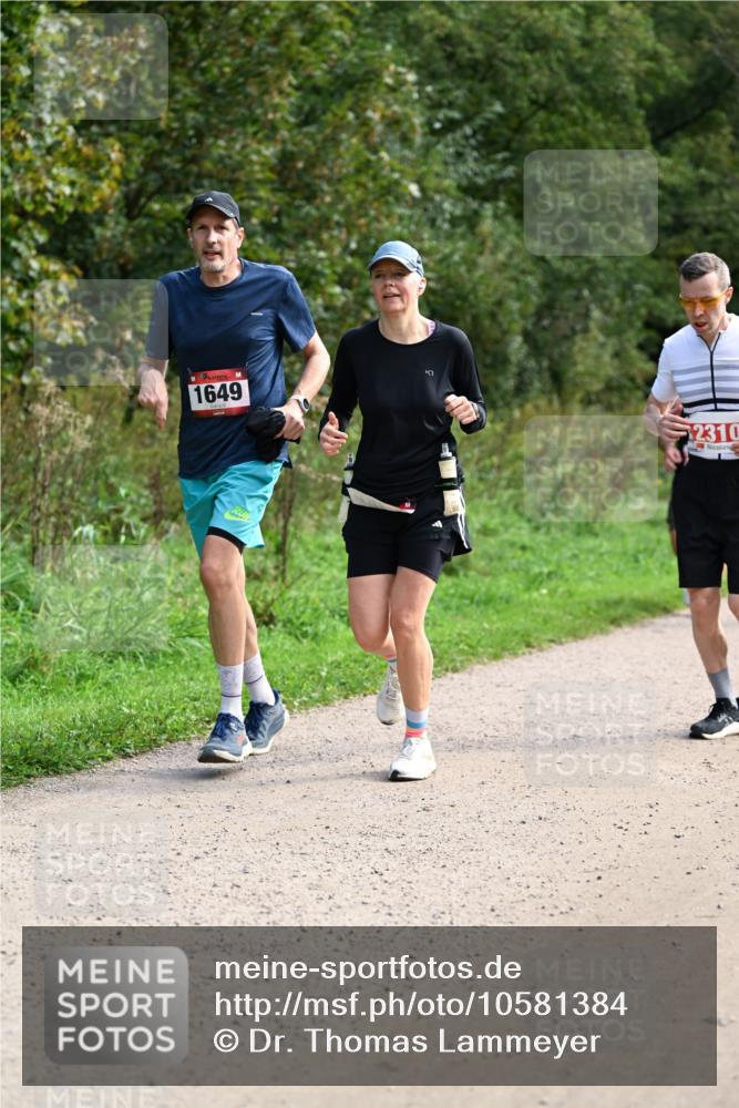 27.09.2026 - 35. Volkslauf durch das schöne Alstertal Dr. Thomas Lammeyer http://msf.ph/oto/10581384 27.09.2026 12:25:17 Laufen 5, 1649, 2310 meine-sportfotos.de