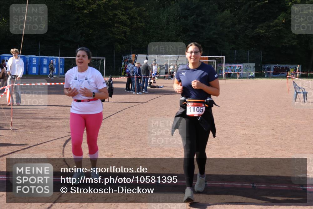 27.09.2026 - 35. Volkslauf durch das schöne Alstertal Strokosch-Dieckow http://msf.ph/oto/10581395 27.09.2026 13:00:12 Ziel 1105, 1155 meine-sportfotos.de