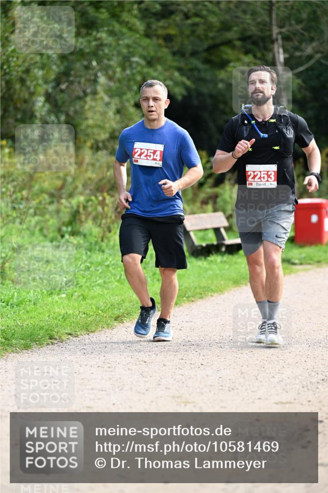 27.09.2026 - 35. Volkslauf durch das schöne Alstertal Dr. Thomas Lammeyer http://msf.ph/oto/10581469 27.09.2026 12:25:35 Laufen 2254, 2253 meine-sportfotos.de