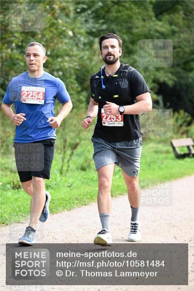 27.09.2026 - 35. Volkslauf durch das schöne Alstertal Dr. Thomas Lammeyer http://msf.ph/oto/10581484 27.09.2026 12:25:37 Laufen 2254, 2253 meine-sportfotos.de