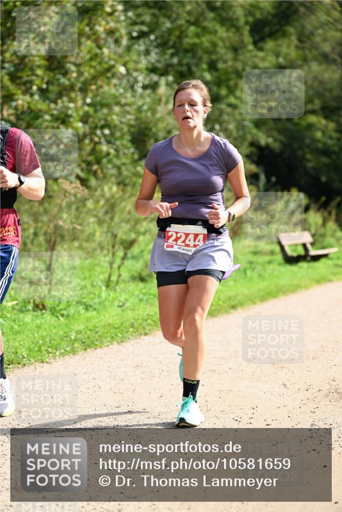 27.09.2026 - 35. Volkslauf durch das schöne Alstertal Dr. Thomas Lammeyer http://msf.ph/oto/10581659 27.09.2026 12:27:28 Laufen 2244, 2426 meine-sportfotos.de