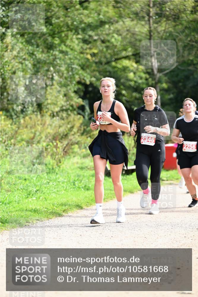 27.09.2026 - 35. Volkslauf durch das schöne Alstertal Dr. Thomas Lammeyer http://msf.ph/oto/10581668 27.09.2026 12:27:47 Laufen 2346, 2256 meine-sportfotos.de