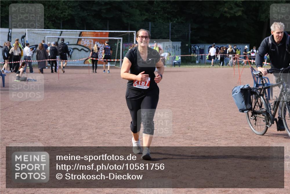 27.09.2026 - 35. Volkslauf durch das schöne Alstertal Strokosch-Dieckow http://msf.ph/oto/10581756 27.09.2026 13:03:35 Ziel 2187 meine-sportfotos.de