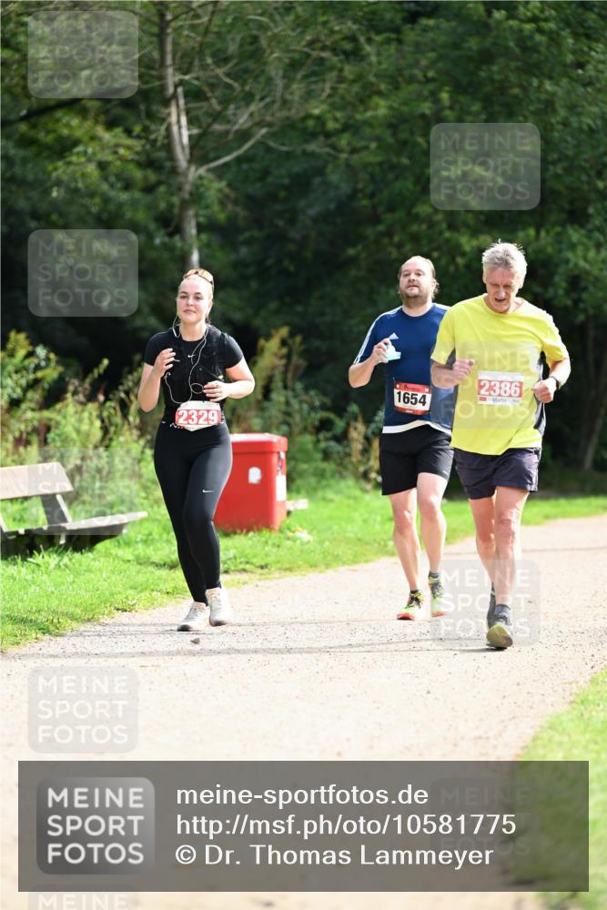 27.09.2026 - 35. Volkslauf durch das schöne Alstertal Dr. Thomas Lammeyer http://msf.ph/oto/10581775 27.09.2026 12:28:39 Laufen 2329, 1654, 2386 meine-sportfotos.de