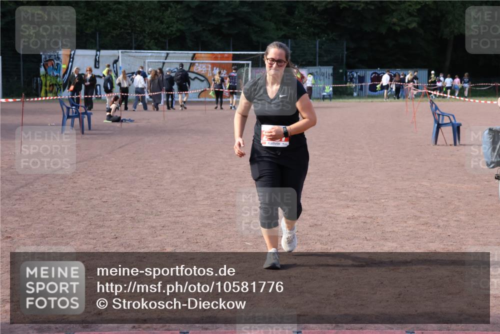 27.09.2026 - 35. Volkslauf durch das schöne Alstertal Strokosch-Dieckow http://msf.ph/oto/10581776 27.09.2026 13:03:36 Ziel 2187 meine-sportfotos.de