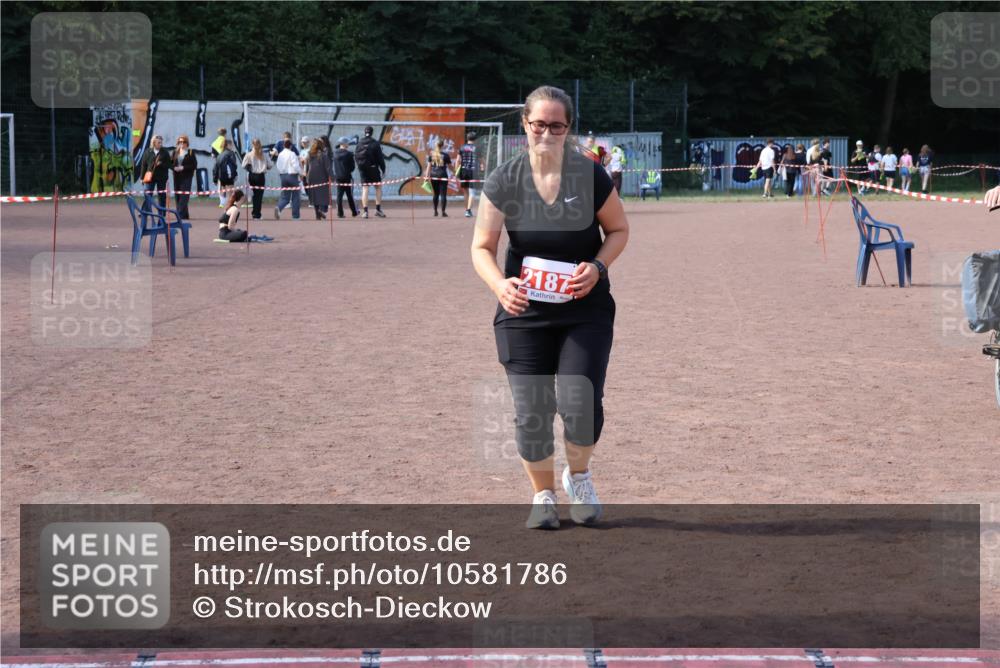 27.09.2026 - 35. Volkslauf durch das schöne Alstertal Strokosch-Dieckow http://msf.ph/oto/10581786 27.09.2026 13:03:37 Ziel 2187 meine-sportfotos.de