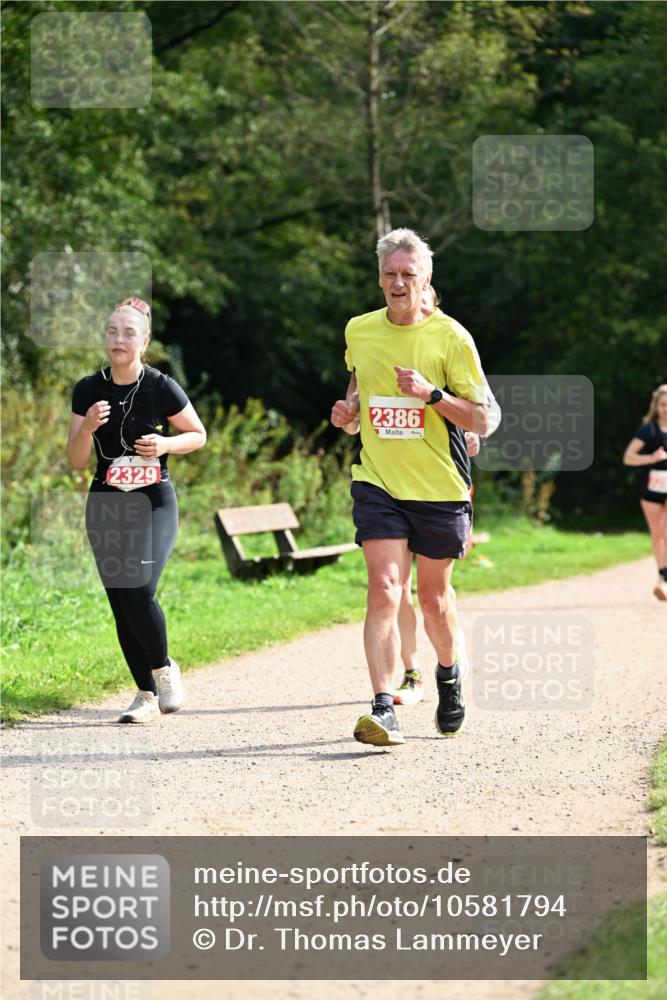 27.09.2026 - 35. Volkslauf durch das schöne Alstertal Dr. Thomas Lammeyer http://msf.ph/oto/10581794 27.09.2026 12:28:42 Laufen 2329, 2386 meine-sportfotos.de