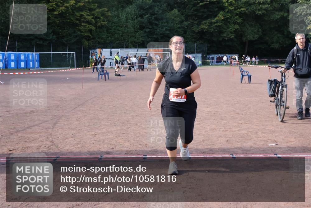 27.09.2026 - 35. Volkslauf durch das schöne Alstertal Strokosch-Dieckow http://msf.ph/oto/10581816 27.09.2026 13:03:38 Ziel 2187 meine-sportfotos.de