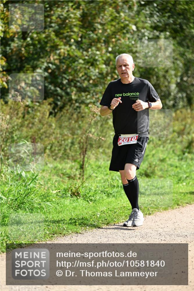 27.09.2026 - 35. Volkslauf durch das schöne Alstertal Dr. Thomas Lammeyer http://msf.ph/oto/10581840 27.09.2026 12:28:53 Laufen 2010 meine-sportfotos.de