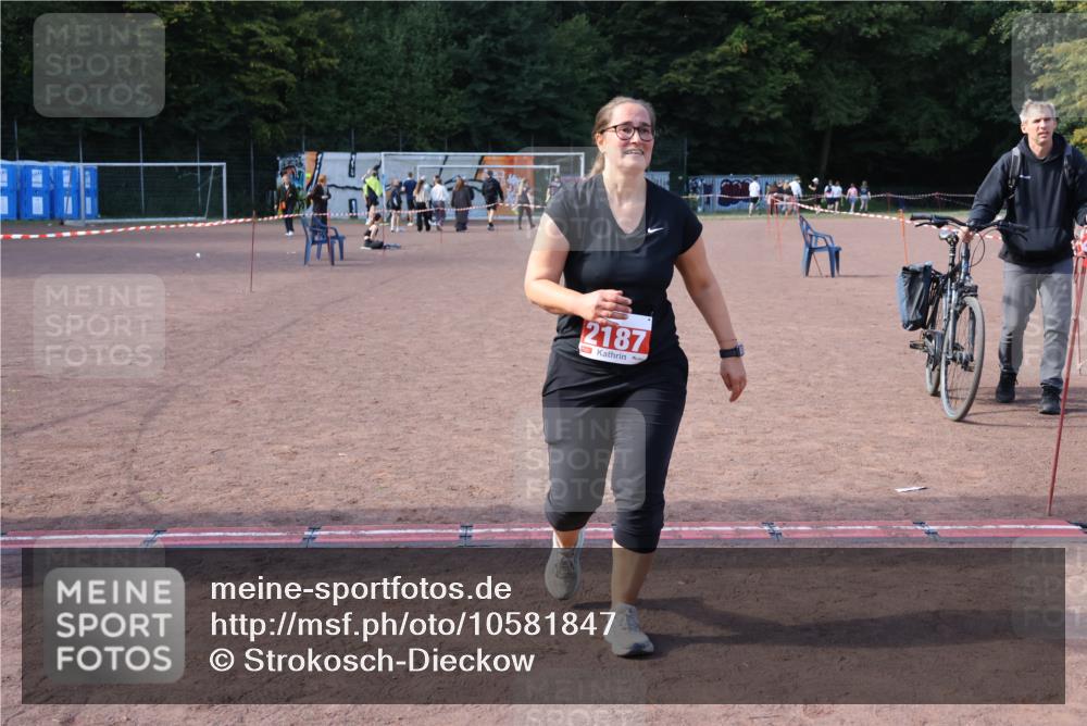 27.09.2026 - 35. Volkslauf durch das schöne Alstertal Strokosch-Dieckow http://msf.ph/oto/10581847 27.09.2026 13:03:38 Ziel 2187 meine-sportfotos.de