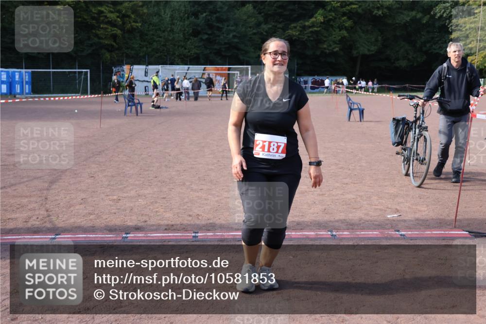 27.09.2026 - 35. Volkslauf durch das schöne Alstertal Strokosch-Dieckow http://msf.ph/oto/10581853 27.09.2026 13:03:39 Ziel 2187 meine-sportfotos.de