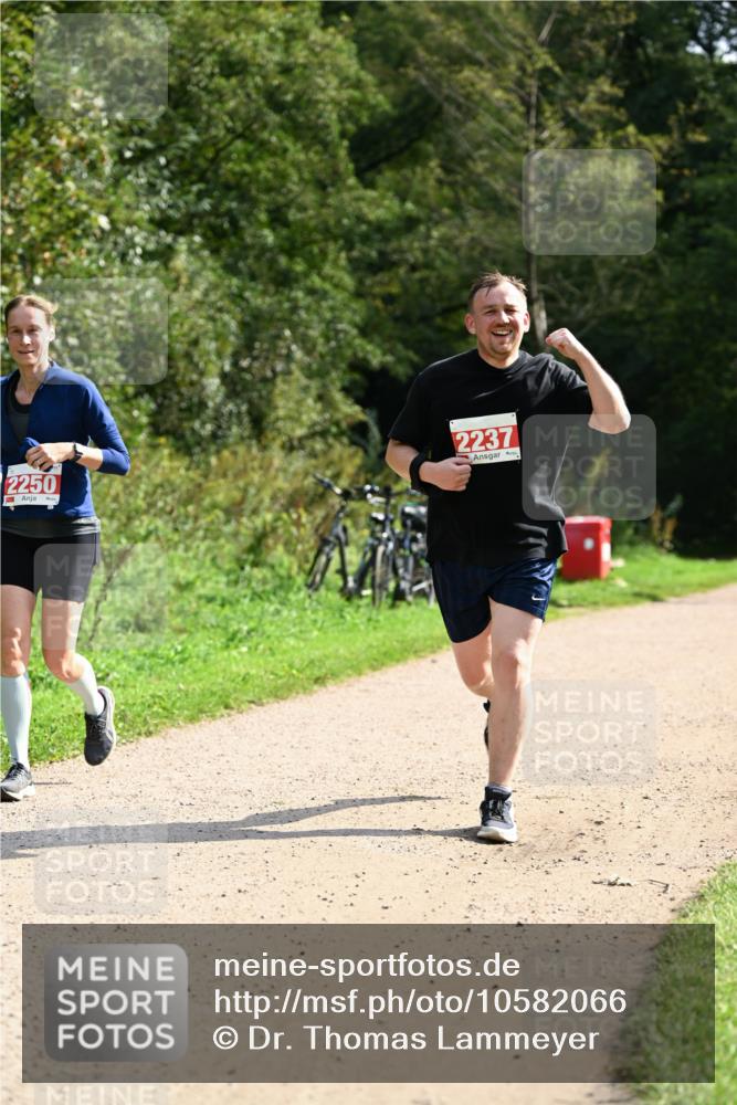 27.09.2026 - 35. Volkslauf durch das schöne Alstertal Dr. Thomas Lammeyer http://msf.ph/oto/10582066 27.09.2026 12:31:36 Laufen 2250, 2237 meine-sportfotos.de
