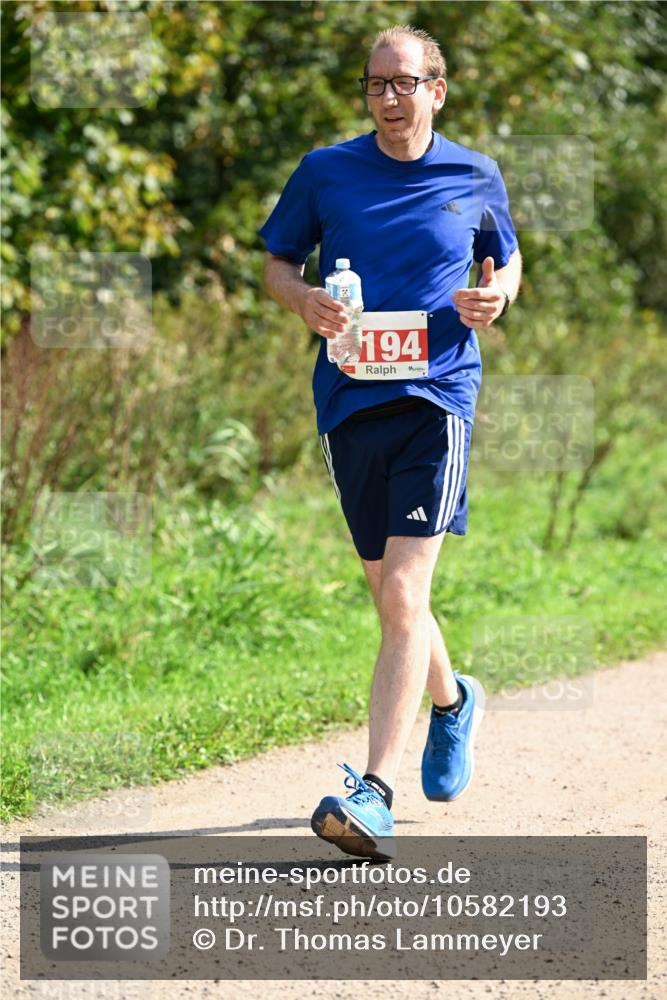 27.09.2026 - 35. Volkslauf durch das schöne Alstertal Dr. Thomas Lammeyer http://msf.ph/oto/10582193 27.09.2026 12:33:10 Laufen 194 meine-sportfotos.de