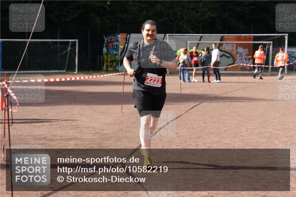 27.09.2026 - 35. Volkslauf durch das schöne Alstertal Strokosch-Dieckow http://msf.ph/oto/10582219 27.09.2026 13:12:24 Ziel 2223 meine-sportfotos.de