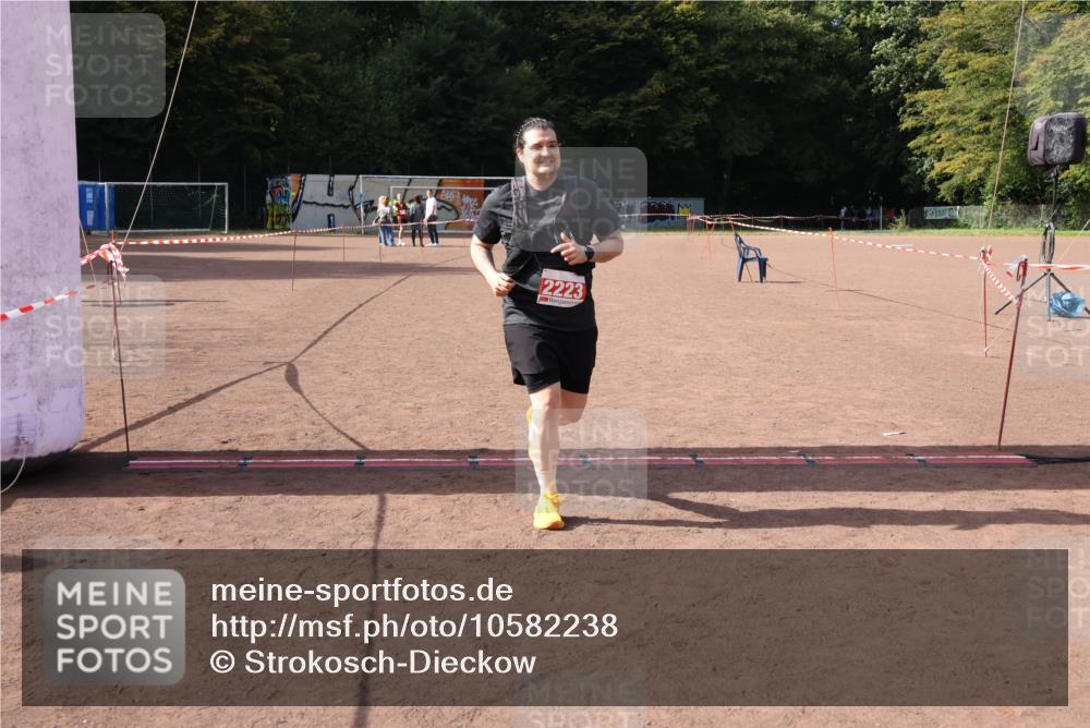 27.09.2026 - 35. Volkslauf durch das schöne Alstertal Strokosch-Dieckow http://msf.ph/oto/10582238 27.09.2026 13:12:26 Ziel 2223 meine-sportfotos.de