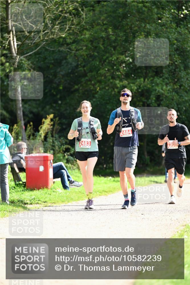 27.09.2026 - 35. Volkslauf durch das schöne Alstertal Dr. Thomas Lammeyer http://msf.ph/oto/10582239 27.09.2026 12:34:03 Laufen 2483, 2484, 235 meine-sportfotos.de