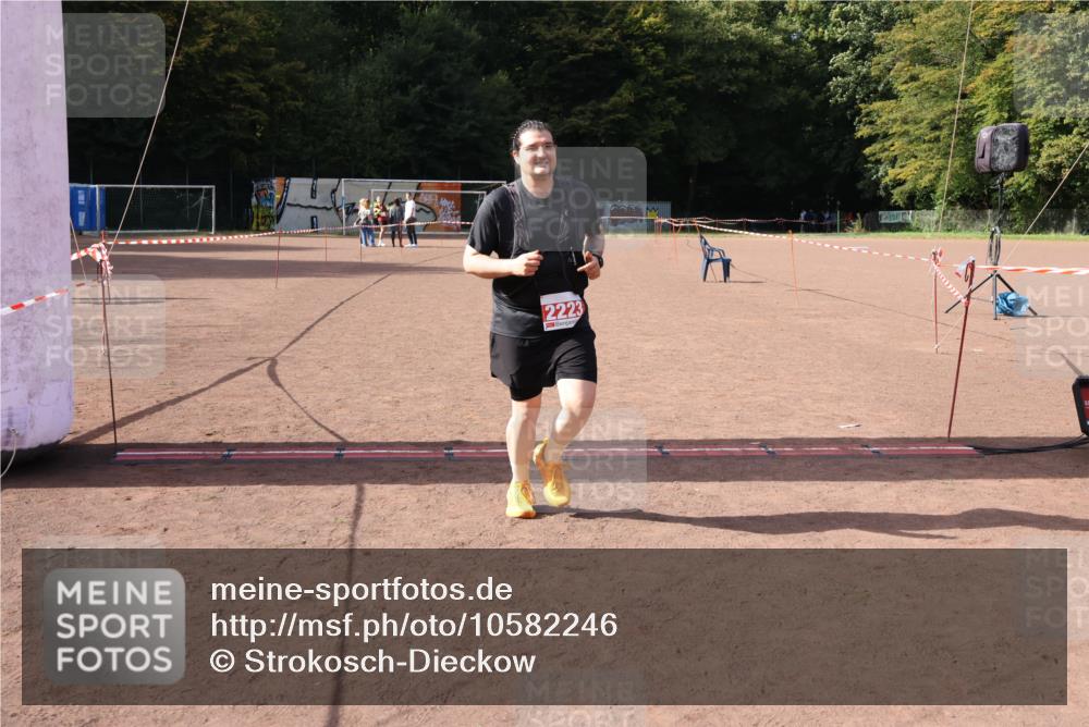 27.09.2026 - 35. Volkslauf durch das schöne Alstertal Strokosch-Dieckow http://msf.ph/oto/10582246 27.09.2026 13:12:26 Ziel 2223 meine-sportfotos.de