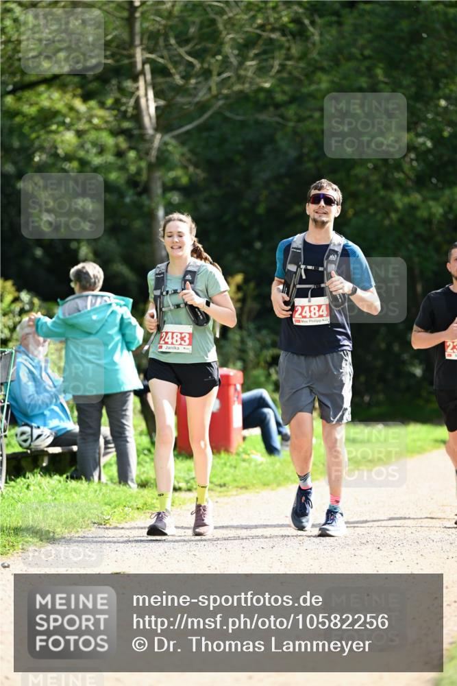 27.09.2026 - 35. Volkslauf durch das schöne Alstertal Dr. Thomas Lammeyer http://msf.ph/oto/10582256 27.09.2026 12:34:05 Laufen 2483, 2484 meine-sportfotos.de
