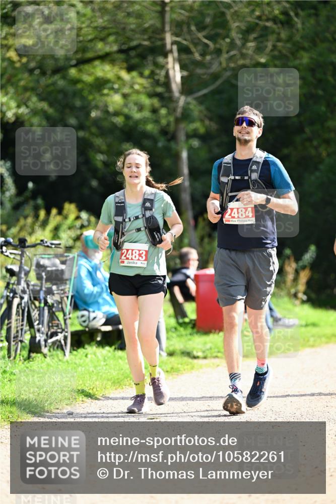 27.09.2026 - 35. Volkslauf durch das schöne Alstertal Dr. Thomas Lammeyer http://msf.ph/oto/10582261 27.09.2026 12:34:06 Laufen 2483, 2484 meine-sportfotos.de