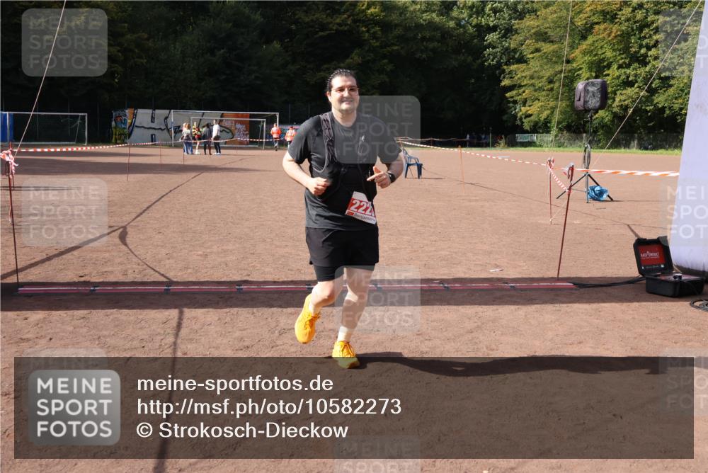 27.09.2026 - 35. Volkslauf durch das schöne Alstertal Strokosch-Dieckow http://msf.ph/oto/10582273 27.09.2026 13:12:27 Ziel 2223 meine-sportfotos.de