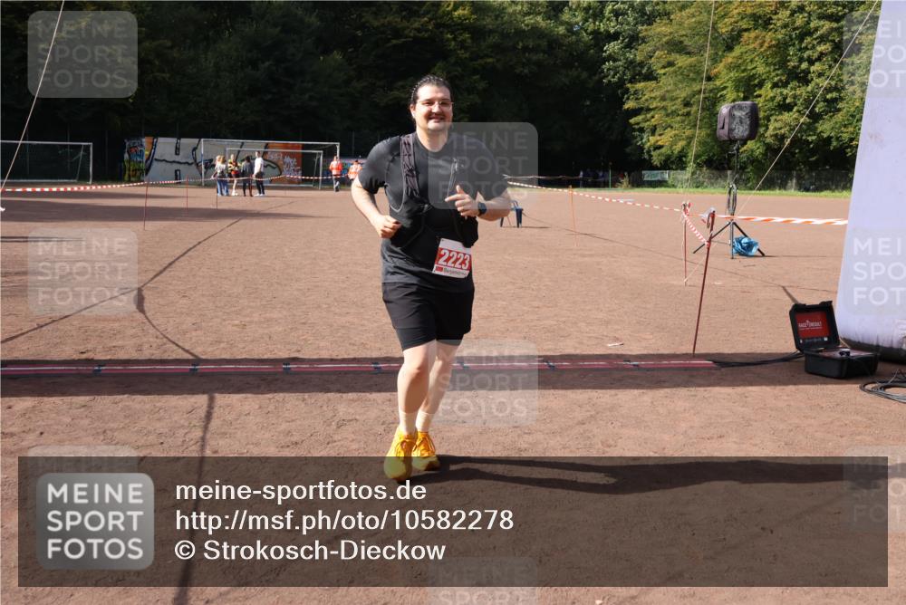 27.09.2026 - 35. Volkslauf durch das schöne Alstertal Strokosch-Dieckow http://msf.ph/oto/10582278 27.09.2026 13:12:27 Ziel 2223 meine-sportfotos.de