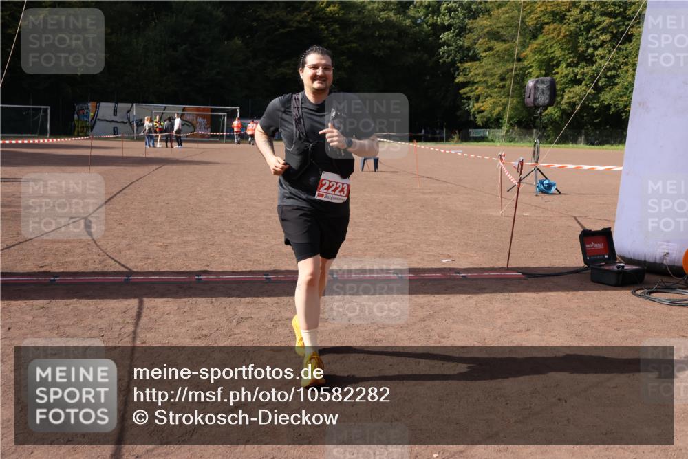 27.09.2026 - 35. Volkslauf durch das schöne Alstertal Strokosch-Dieckow http://msf.ph/oto/10582282 27.09.2026 13:12:27 Ziel 2223 meine-sportfotos.de