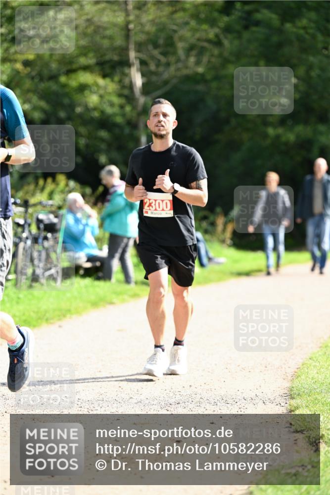 27.09.2026 - 35. Volkslauf durch das schöne Alstertal Dr. Thomas Lammeyer http://msf.ph/oto/10582286 27.09.2026 12:34:09 Laufen 2300 meine-sportfotos.de