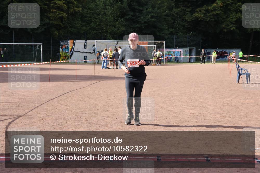 27.09.2026 - 35. Volkslauf durch das schöne Alstertal Strokosch-Dieckow http://msf.ph/oto/10582322 27.09.2026 13:14:24 Ziel 2143 meine-sportfotos.de