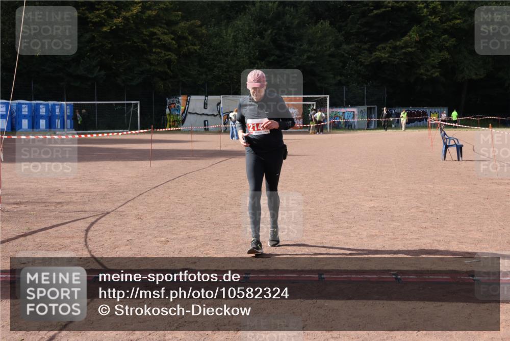 27.09.2026 - 35. Volkslauf durch das schöne Alstertal Strokosch-Dieckow http://msf.ph/oto/10582324 27.09.2026 13:14:24 Ziel 2143 meine-sportfotos.de
