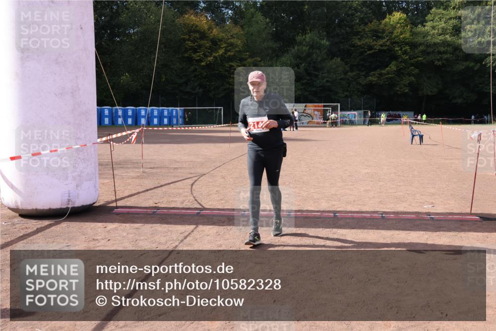 27.09.2026 - 35. Volkslauf durch das schöne Alstertal Strokosch-Dieckow http://msf.ph/oto/10582328 27.09.2026 13:14:26 Ziel 2143 meine-sportfotos.de