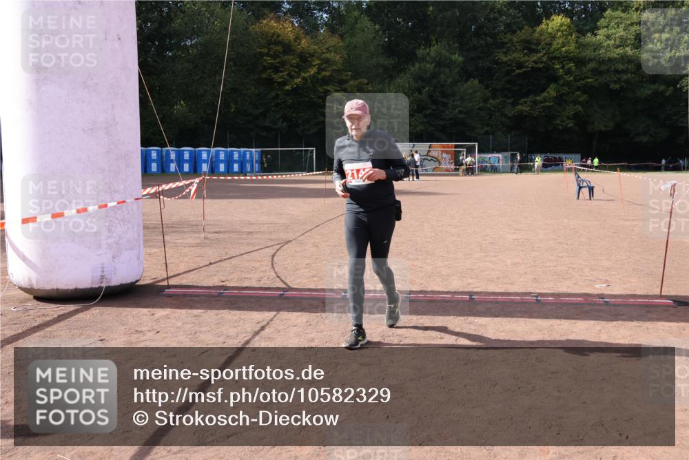 27.09.2026 - 35. Volkslauf durch das schöne Alstertal Strokosch-Dieckow http://msf.ph/oto/10582329 27.09.2026 13:14:26 Ziel 2143 meine-sportfotos.de