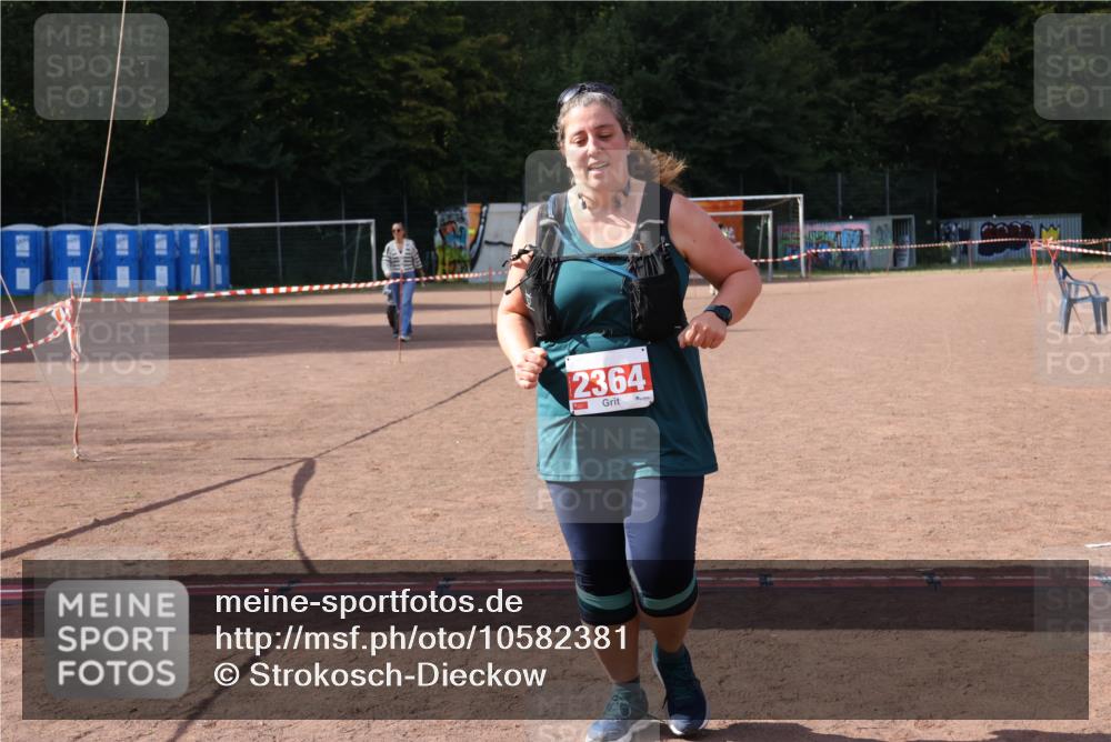 27.09.2026 - 35. Volkslauf durch das schöne Alstertal Strokosch-Dieckow http://msf.ph/oto/10582381 27.09.2026 13:17:03 Ziel 2364 meine-sportfotos.de