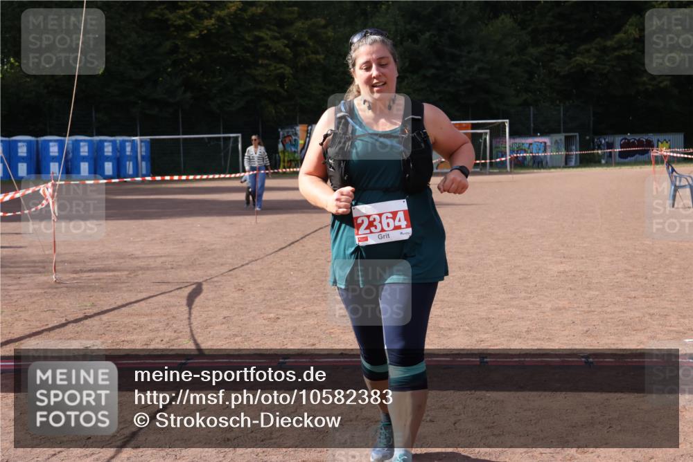 27.09.2026 - 35. Volkslauf durch das schöne Alstertal Strokosch-Dieckow http://msf.ph/oto/10582383 27.09.2026 13:17:03 Ziel 2364 meine-sportfotos.de
