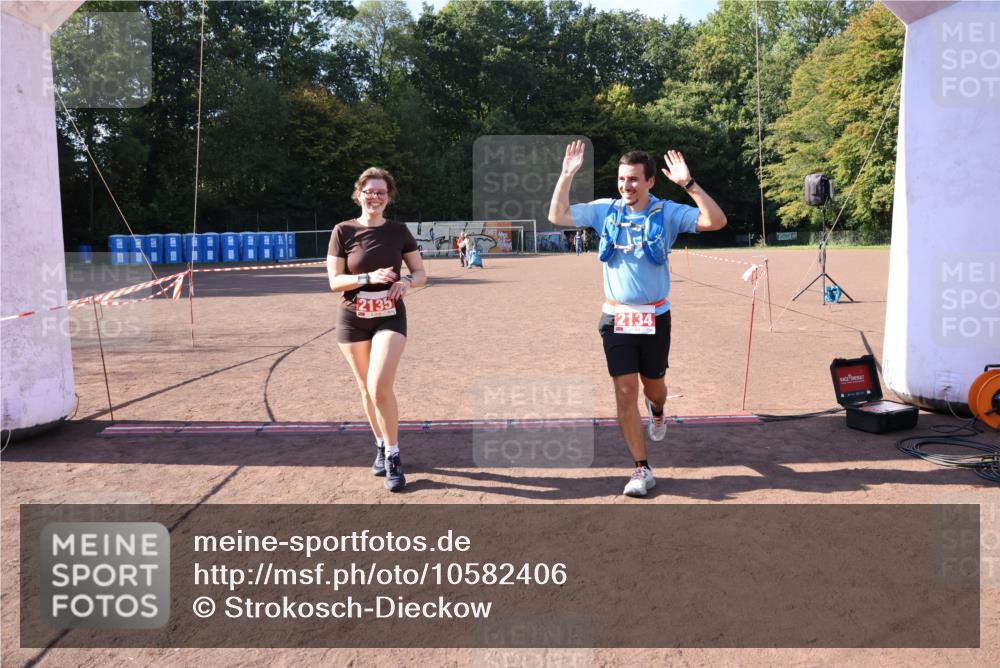 27.09.2026 - 35. Volkslauf durch das schöne Alstertal Strokosch-Dieckow http://msf.ph/oto/10582406 27.09.2026 13:28:11 Ziel 2134, 2135 meine-sportfotos.de