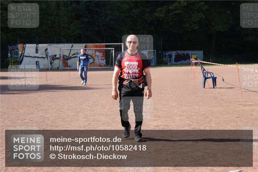 27.09.2026 - 35. Volkslauf durch das schöne Alstertal Strokosch-Dieckow http://msf.ph/oto/10582418 27.09.2026 13:29:35 Ziel 2009 meine-sportfotos.de