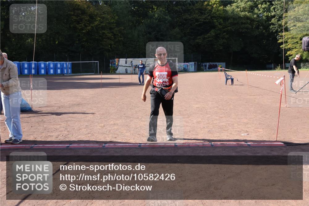27.09.2026 - 35. Volkslauf durch das schöne Alstertal Strokosch-Dieckow http://msf.ph/oto/10582426 27.09.2026 13:29:38 Ziel 2009 meine-sportfotos.de