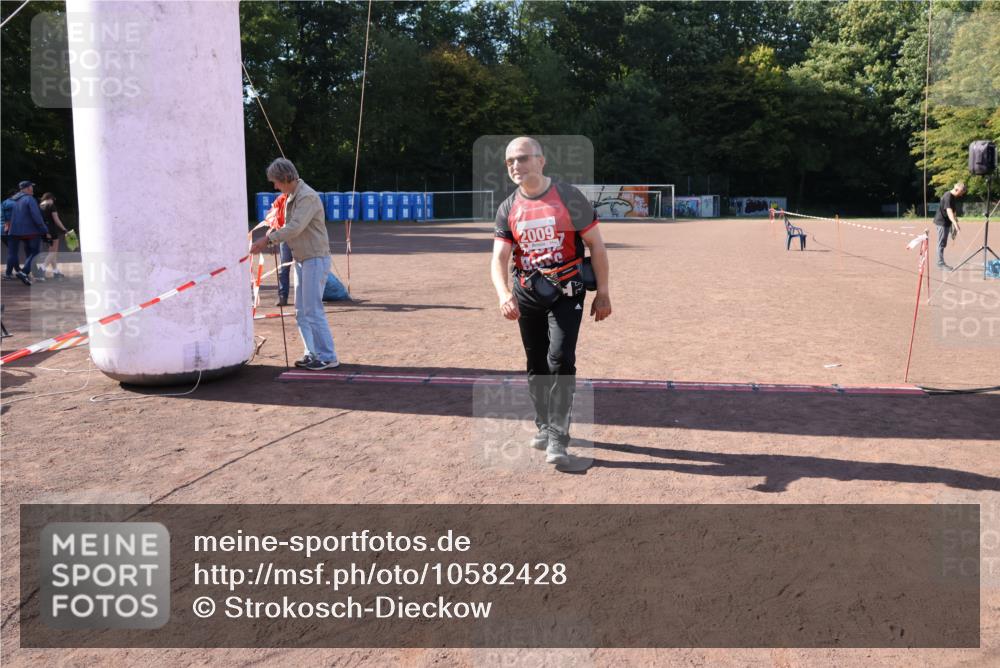 27.09.2026 - 35. Volkslauf durch das schöne Alstertal Strokosch-Dieckow http://msf.ph/oto/10582428 27.09.2026 13:29:39 Ziel 2009 meine-sportfotos.de