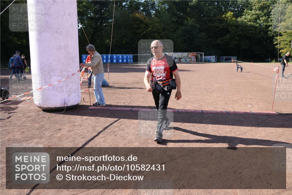 27.09.2026 - 35. Volkslauf durch das schöne Alstertal Strokosch-Dieckow http://msf.ph/oto/10582431 27.09.2026 13:29:39 Ziel 2009 meine-sportfotos.de