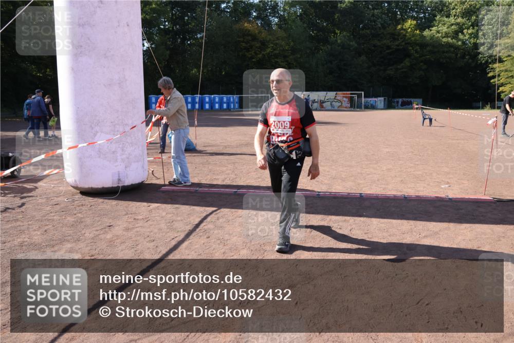 27.09.2026 - 35. Volkslauf durch das schöne Alstertal Strokosch-Dieckow http://msf.ph/oto/10582432 27.09.2026 13:29:39 Ziel 2009 meine-sportfotos.de