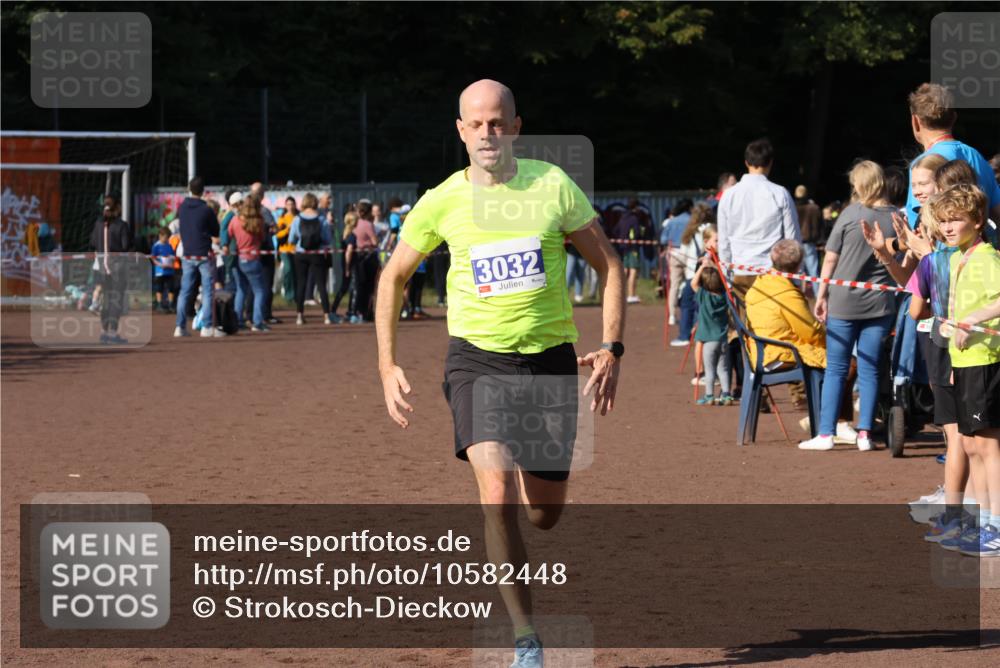 27.09.2026 - 35. Volkslauf durch das schöne Alstertal Strokosch-Dieckow http://msf.ph/oto/10582448 27.09.2026 11:18:36 Ziel 3032, 3243 meine-sportfotos.de