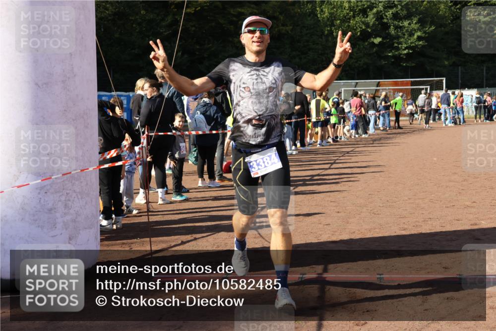 27.09.2026 - 35. Volkslauf durch das schöne Alstertal Strokosch-Dieckow http://msf.ph/oto/10582485 27.09.2026 11:18:02 Ziel 3384 meine-sportfotos.de