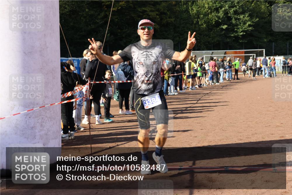 27.09.2026 - 35. Volkslauf durch das schöne Alstertal Strokosch-Dieckow http://msf.ph/oto/10582487 27.09.2026 11:18:02 Ziel 3384 meine-sportfotos.de