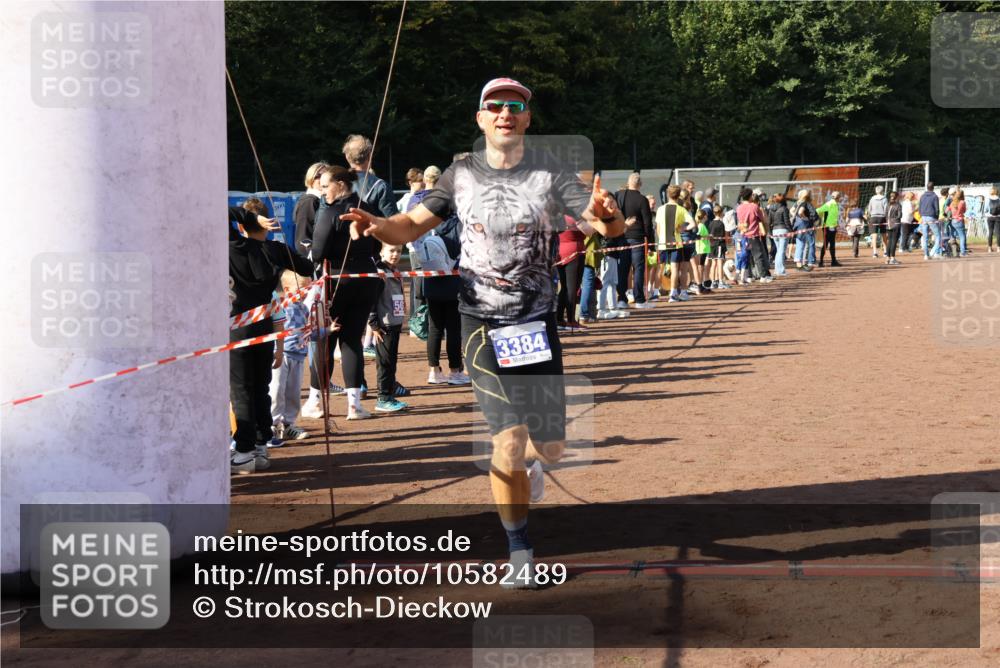 27.09.2026 - 35. Volkslauf durch das schöne Alstertal Strokosch-Dieckow http://msf.ph/oto/10582489 27.09.2026 11:18:02 Ziel 3384 meine-sportfotos.de