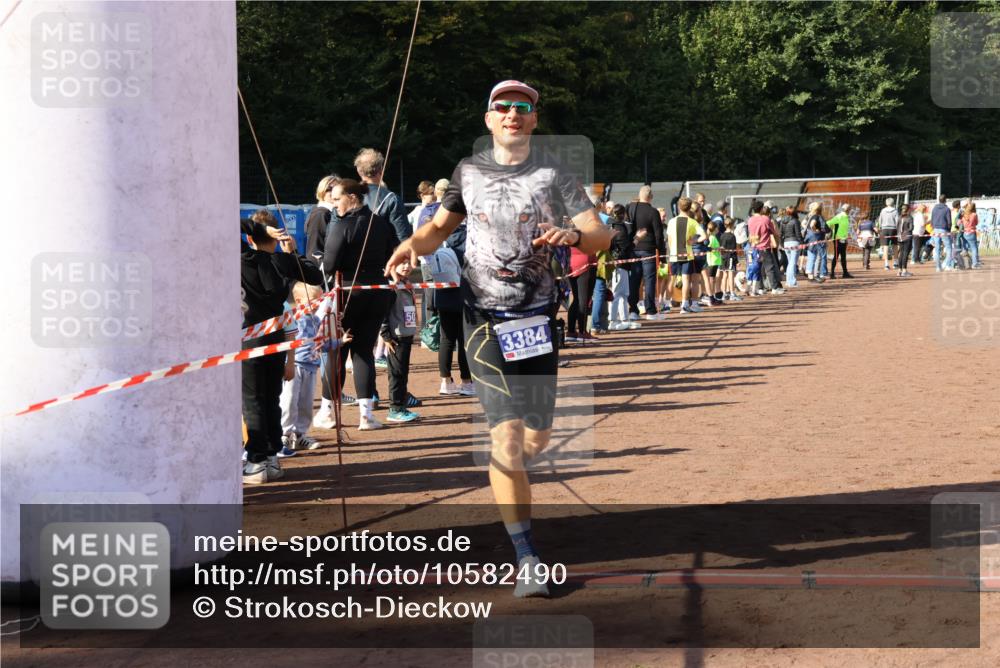 27.09.2026 - 35. Volkslauf durch das schöne Alstertal Strokosch-Dieckow http://msf.ph/oto/10582490 27.09.2026 11:18:02 Ziel 3384 meine-sportfotos.de