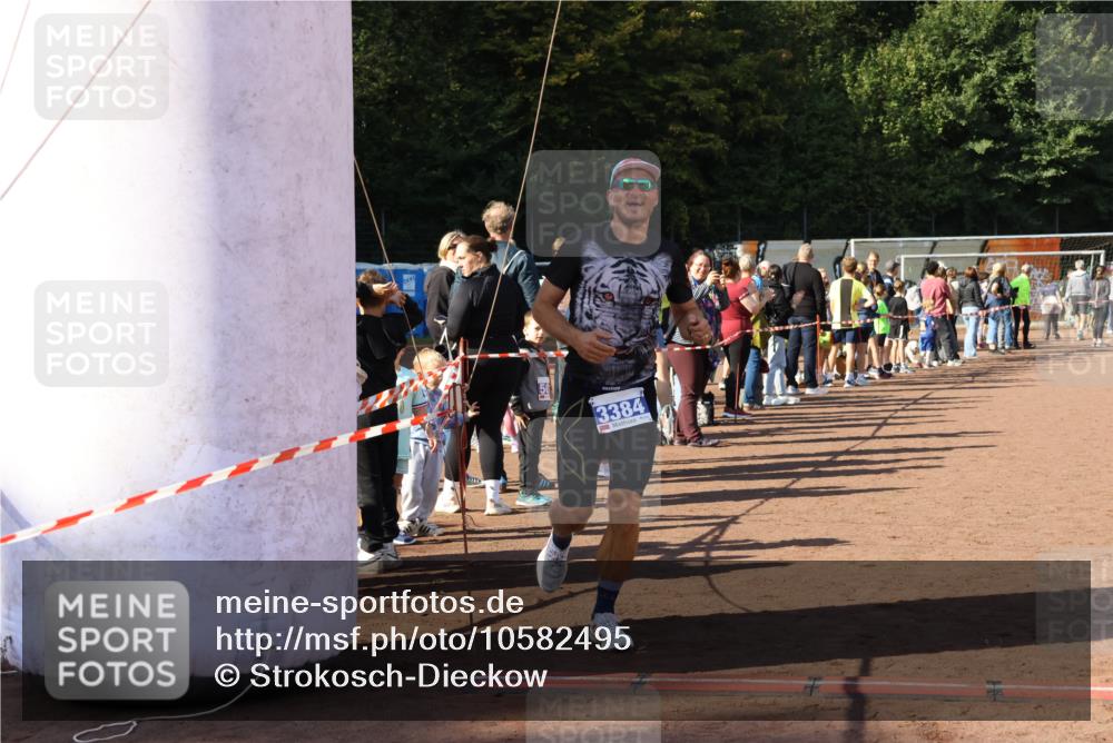 27.09.2026 - 35. Volkslauf durch das schöne Alstertal Strokosch-Dieckow http://msf.ph/oto/10582495 27.09.2026 11:18:01 Ziel 3384 meine-sportfotos.de