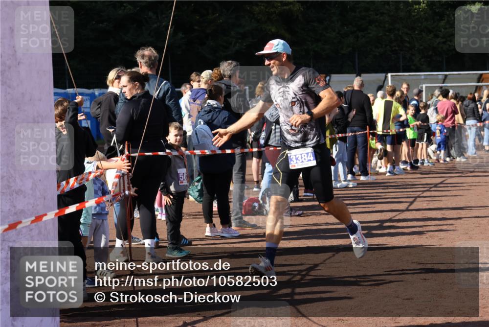 27.09.2026 - 35. Volkslauf durch das schöne Alstertal Strokosch-Dieckow http://msf.ph/oto/10582503 27.09.2026 11:18:00 Ziel 3384 meine-sportfotos.de