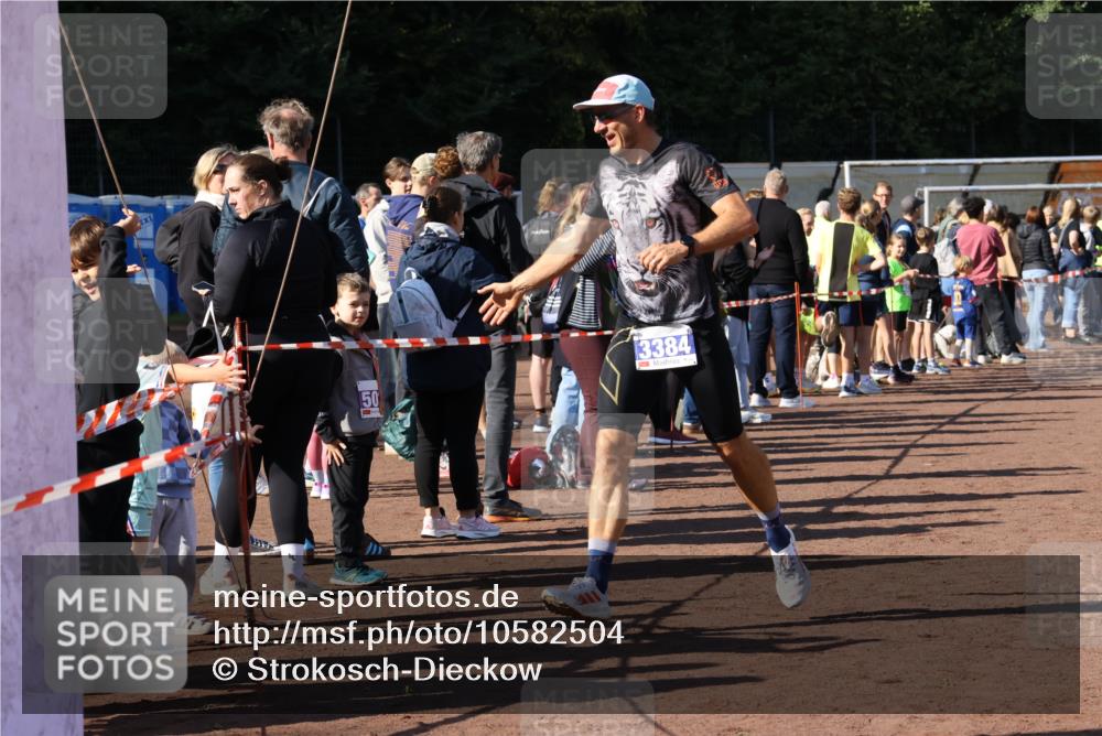 27.09.2026 - 35. Volkslauf durch das schöne Alstertal Strokosch-Dieckow http://msf.ph/oto/10582504 27.09.2026 11:18:00 Ziel 3384 meine-sportfotos.de