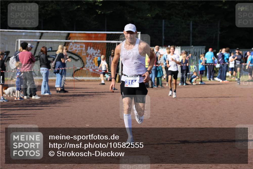 27.09.2026 - 35. Volkslauf durch das schöne Alstertal Strokosch-Dieckow http://msf.ph/oto/10582555 27.09.2026 11:17:20 Ziel 3144, 3968 meine-sportfotos.de