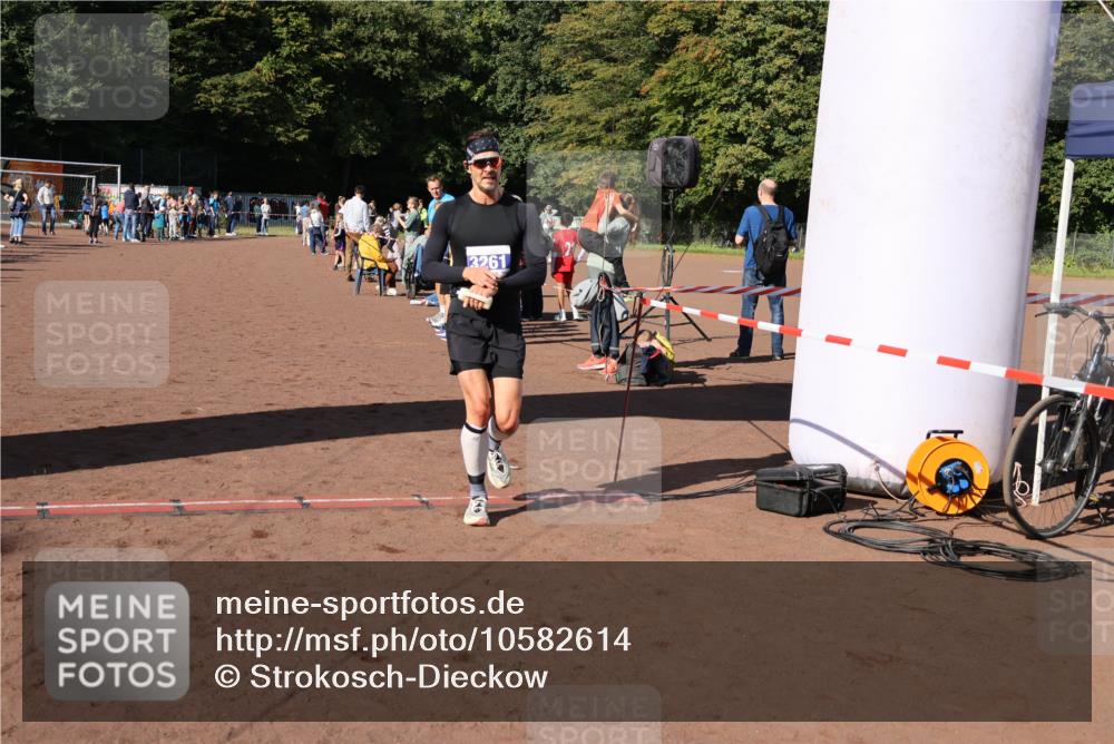 27.09.2026 - 35. Volkslauf durch das schöne Alstertal Strokosch-Dieckow http://msf.ph/oto/10582614 27.09.2026 11:15:39 Ziel 3261 meine-sportfotos.de