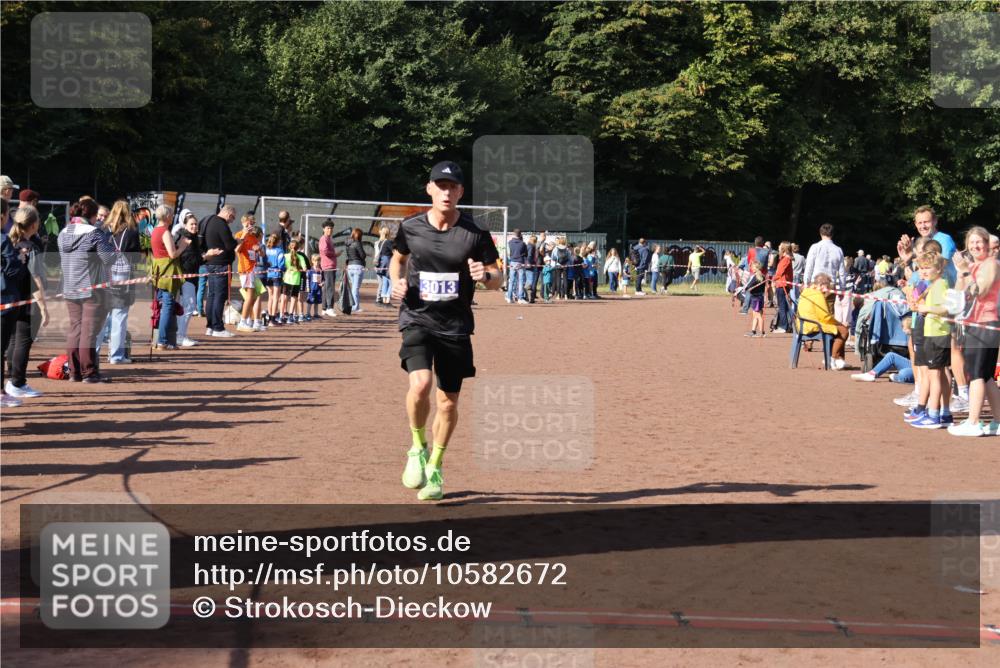 27.09.2026 - 35. Volkslauf durch das schöne Alstertal Strokosch-Dieckow http://msf.ph/oto/10582672 27.09.2026 11:14:12 Ziel 3013, 3353 meine-sportfotos.de